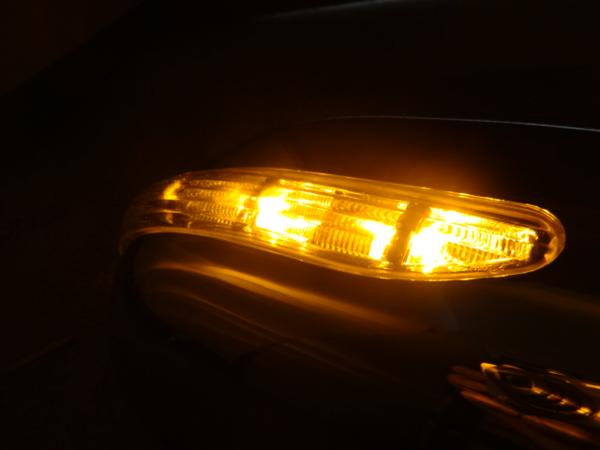 !トヨタ　レジアスエース 200系 LEDクロームメッキドアミラーカバー