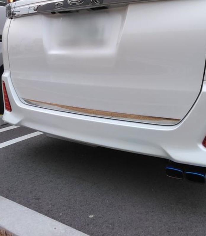 トヨタ ノア ヴォクシー 80系 85系 ステンレス リア ガーニッシュ トリム モール リア ゲート ガーニッシュ バック ドア ガーニッシュ (下側)